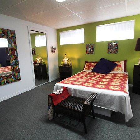 Room In Guest Room - Gandhi Very Large Room Decorated In Indian Style, Office Space And Sofa Notre-Dame-des-Monts Εξωτερικό φωτογραφία